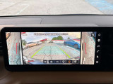 ディスプレイからのカメラ視点を変更することで、状況に合わせて運転席からの死角もカバーできます♪