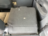 リアシートは簡単に倒すことができるので、ラゲッジルームも広がります。