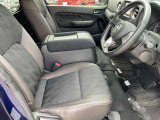 運転席も広々、ドライブも楽しめますね♪実際お座りいただくのが、分かりやすいと思います。お気軽にご来店ください!