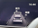 2台前を走る車両を検知し注意を喚起してくれるインテリジェントFCW(前方衝突予測警報)とエマージェンシーブレーキ付きです!カメラで車両や歩行者を認識し衝突を回避、又は被害を軽減してくれます。