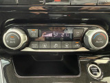 【 オートエアコン 】車内温度を感知して自動で温度調整をしてくれるのでいつでも快適な車内空間を創り上げます。