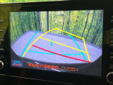 【バックカメラ】駐車時に後方がリアルタイム映像で確認できます。大型商業施設や立体駐車場での駐車時や、夜間のバック時に大活躍!運転スキルに関わらず、今や必須となった装備のひとつです!