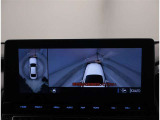 パノラミックビューモニター 車両上空より写したような画像をモニターに表示☆車庫入れや、幅寄せなどに大変便利な機能です♪
