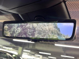 【デジタルインナーミラー】後席の大きな荷物や同乗者で後方が確認しづらい時でも安心!カメラが撮影した車両後方の映像をルームミラー内に表示。クリアな視界で状況の確認が可能です!