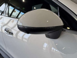 メルセデスの認定中古車「サーティファイドカー」には、最大100項目にも及ぶ点検・整備項目が設定されています>