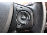 安全運転支援システムHonda SENSINGを搭載。衝突軽減ブレーキや、誤発進抑制機能、アダプティブクルーズコントロール、車線維持など複数の先進技術で安心・快適なドライブをサポートします。