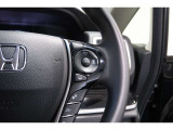 Hondaセンシングの機能のひとつ、アダプティブクルーズコントロール付!アクセルから足を離しても設定したスピードと前車との車間を保ち走行してくれます!車線維持もアシスト☆高速道路で疲労軽減ですね☆