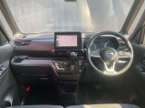 運転席からの視界が左右に広く隅々まではっきりと見渡せます。車の先端も把握しやすく安心して運転できます♪
