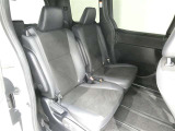 気になる汚れは「まるまるクリン」で解消! 当社の中古車はシートを外して隅々までキレイにクリーニングしてあります(但し、一部 高年式車両等は除きます)