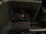 ハンドルの左下にETCがついています。高速道路の料金所の通過も楽々です。 カードの取り出しもしやすい場所についています。
