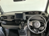 【前方視界】開放的な前方視界!運転がしやすく疲れにくいです♪窓が大きく、見通しがとっても良いおクルマですよ♪