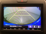 バックでの車庫入れも安心です! リアカメラが付いているバックモニター付のナビを装備しております。操作線もついており距離感も画面から確認できます。