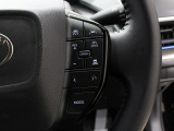 【アダプティブクルーズコントロール】設定した車速内でクルマが自動的に加減速。 前走車との適切な車間距離を維持しながら追従走行し、 ドライバーの運転負荷を軽減します!
