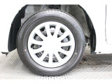 155/70R13タイヤ+フルホイールキャップ。