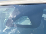 【プリクラッシュセーフティ】前方の車両等を検知し、衝突しそうな時は警報で注意を促し、ブレーキを踏む力をサポート。ブレーキを踏めなかった場合は衝突被害軽減ブレーキが作動、衝突回避をサポートします。