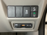 Hondaセンシング用の、VSA(ABS+TCS+横滑り抑制)解除と路外逸脱抑制機能などのオンオフスイッチはハンドルの右側に装備。その下にETCがついています。高速道路の料金所の通過も楽々です。