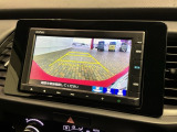 リバースギアに入れるだけで後方の表示へ切り替わります。夜間や雨の日の駐車も楽になりますよ。
