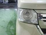 LEDヘッドライトは、点灯の瞬間から光量を発揮し、突然暗くなるトンネルなどでの安定感を高めます。