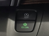 ★ECONスイッチ★ エコドライブを加速しよう!スイッチをONにすると、運転の仕方によるロスを抑え込み燃費をよくするようクルマが頑張ります(*^ー^*)燃費向上にチャレンジ♪