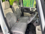 運転席シート廻りは使用感も少なく、良好な状態となっています。前オーナー様が丁寧に使っていたことがよくわかりますね。