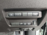 操作のしやすさが分かるスイッチ類。装備有無と配置、文字消えや使用感までチェックできます。