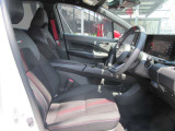 【運転席シート】開口部が広いので乗り降りしやすいです♪