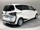 ご納車前にはエンジンオイル・オイルエレメント等を交換して、トヨタディーラーのエンジニアがしっかりと整備をさせていただきます。交換部品などについては、スタッフへお尋ねください。