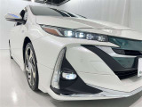 フォグランプ装着車です。暗い夜道の車両前方を明るく照らします