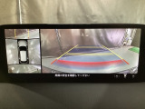 狭い場所での駐車やすれ違いなどでより的確な運転操作に役立つ360&deg;ビューモニターが装備されています。