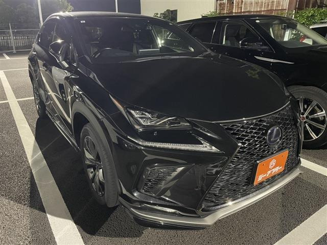 NX 300h Fスポーツ 禁煙車 三眼LEDヘッドライト