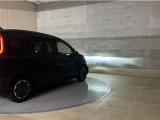 LEDヘッドランプです。十分な明るさを保ちつつも消費電力が少なく、バルブ寿命も長いのが特徴です。瞬時にMAXの光量を発揮するのもLEDならではです。