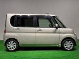 ドアは約90度に開くので荷物も積み込みやすく、乗り降りもしやすい♪ ロングドライブも快適に過ごせる工夫がいっぱいです♪♪