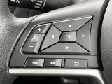 < ステアリングスイッチ >ハンドルから手を離さなくてもボリュームなどの操作ができます♪