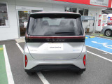 万が一のトラブルにも、全国の3000ケ所の日産サービス工場で修理可能!!年間走行距離無制限、バッテリーも保証対象です!