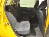 後席も余裕の広さ!ゆったりくつろげます!!