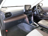 前方の見通しが良いすっきりした視界、誰でも扱いやすく運転できます。疲れにくく安心ドライブを更に快適なものにします!