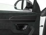 納車後も、年間入庫約2万台の豊富な経験値と技術力で専門トレーニングを受講したメーカー登録テクニシャン達がお客様の大切な車両のコンディションを保ちます。