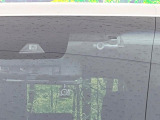 【トヨタセーフティセンス】走行中に前方の車両等を認識し、衝突しそうな時は警報とブレーキで衝突回避と被害軽減をアシスト。より安全にドライブをお楽しみいただけます。