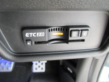 ETC付。高速道路の料金所はキャッシュレスで通過です。サービスエリア等にあるスマートインターの出入りも利用可能でとっても便利。ご納車後すぐにお使い頂けるようセットアップしてのお渡しとなります。