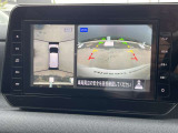 上から見たような画像で車庫入れなどに便利なアラウンドビューモニター