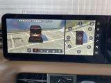 アラウンドビューモニターが進化して3D表示ができるようになりました!混雑する駐車場などでもクルマの周囲が8つの視点から見えるので、安心して発進できます。