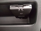 高速道路の乗り降り時のスマートさが嬉しいETC♪高速出入口でノンストップは嬉しいですね♪高速のスマートゲートでは付いていないと降りられません。最近では当たり前の装備になってきました。