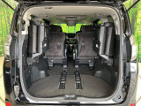 普段のお買い物や通勤、送迎等に十分な荷室スペースを確保しております。セカンドシートを倒すと、大きな荷物の積載も可能です♪