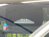 【トヨタセーフティセンス】走行中に前方の車両等を認識し、衝突しそうな時は警報とブレーキで衝突回避と被害軽減をアシスト。より安全にドライブをお楽しみいただけます。