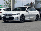 高年式!走行少ない!新車保証付!弊社デモカー!タッチパネル式HDDナビ!フロント+サイド+バック+トップビューカメラ!ACC!18インチアルミ!HiFiスピーカー!