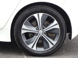【タイヤ】 【純正17インチアルミホイール】《215/50R17》専用のアルミなのでお車のイメージぴったりですね!