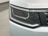 LEDヘッドライトは、点灯の瞬間から最大光量を発揮し、突然暗くなるトンネルなどでの安定感を高めます。