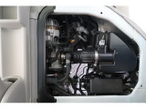 ご納車前にはプロの整備士が点検を行い、交換の必要がある部品は交換してからご納車いたします。また、その後の点検・整備・車検等も当社にお任せください。