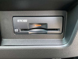 ETC2・0 ナビゲーションと連動モデル。充実したETC機能に加えて、ITSスポットとの高速、大容量、双方向の通信が可能で、次世代の運転支援サービスを受けることができます。