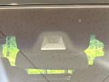【ホンダセンシング】走行中に前方の車両等を認識し、衝突しそうな時は警報とブレーキで衝突回避と被害軽減をアシスト。より安全にドライブをお楽しみいただけます。